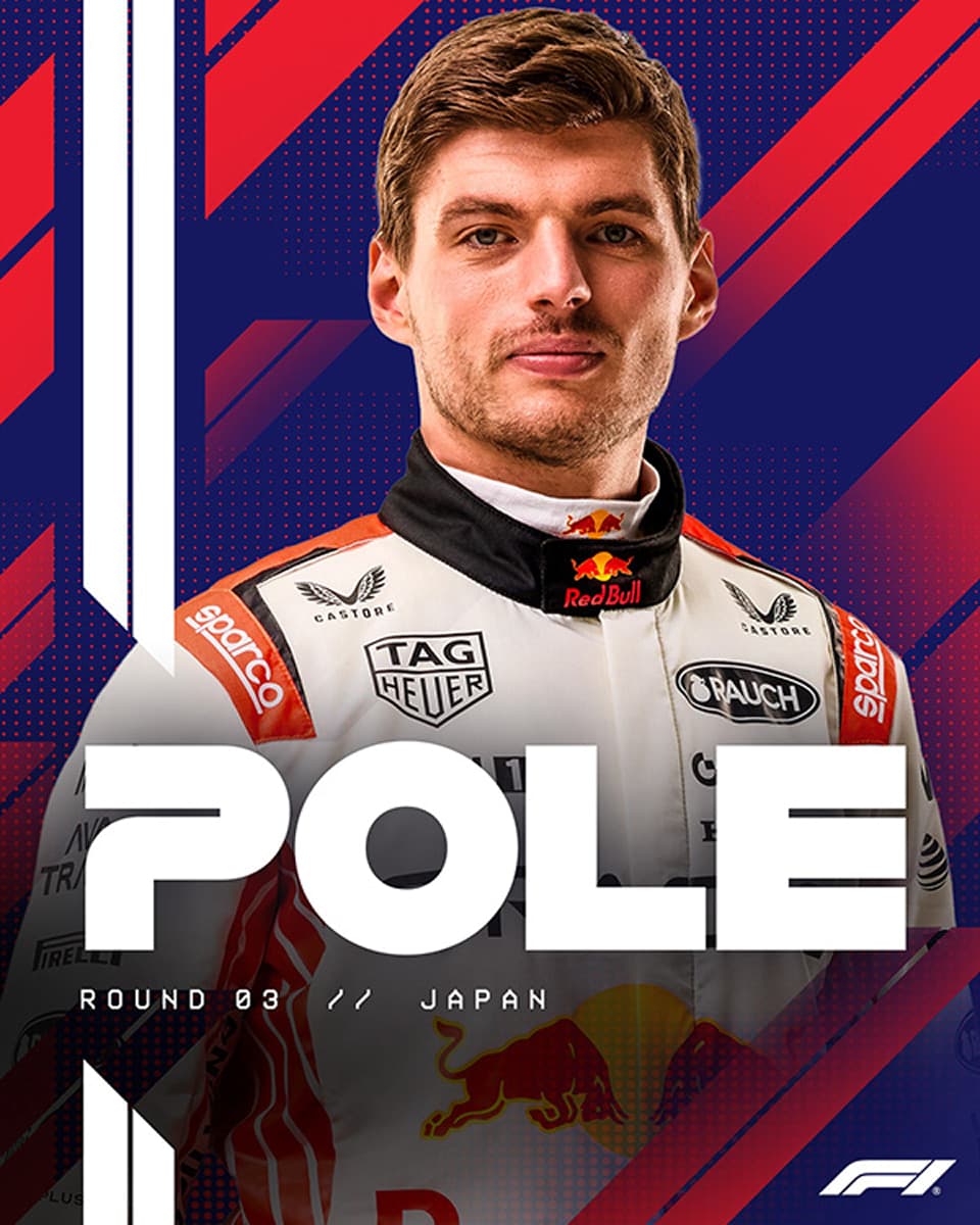 Visuel « Pole » pour Max Verstappen : le pilote détouré sur un fond de bandes rouges et bleues, titre « Pole » et mention « Round 03 // Japan ».